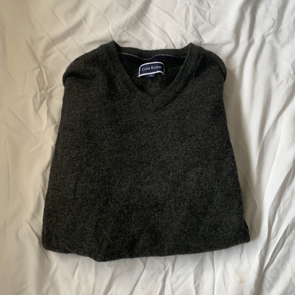 Cute gray cozy sweater! 🤍